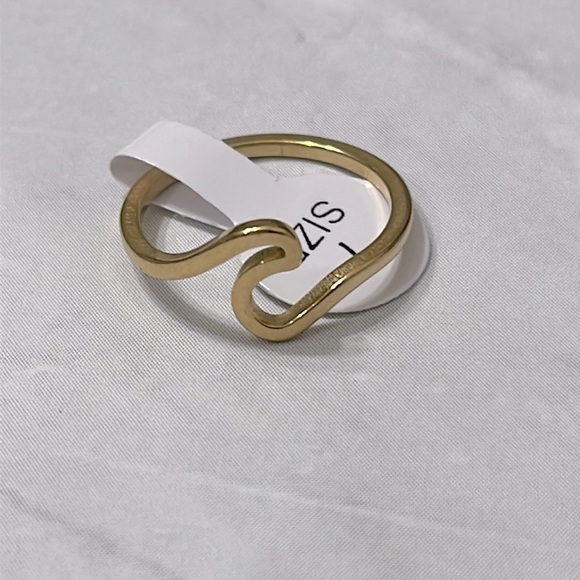 New “Gabby” Gold Wave Ring - Picture 8 of 9